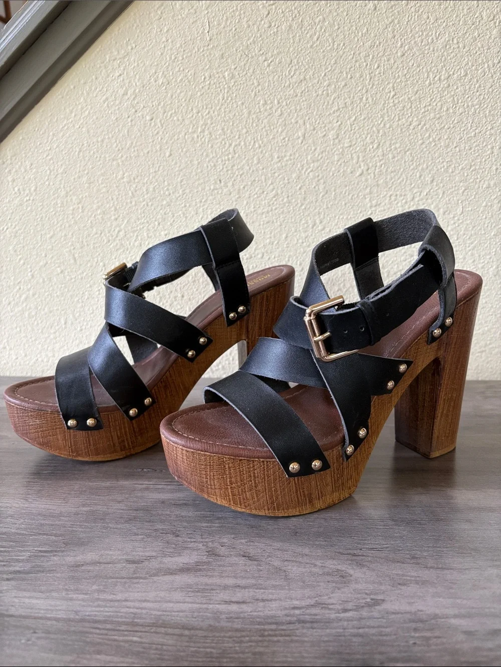 Mossimo Supply Co. Black Strappy Platform Sandals with Wood-Look Heel Size 7.5